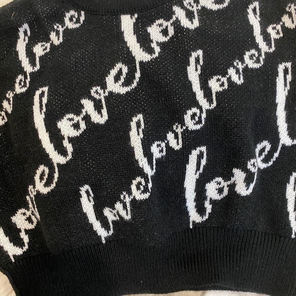 “Love” sweater - Picture 5 of 6